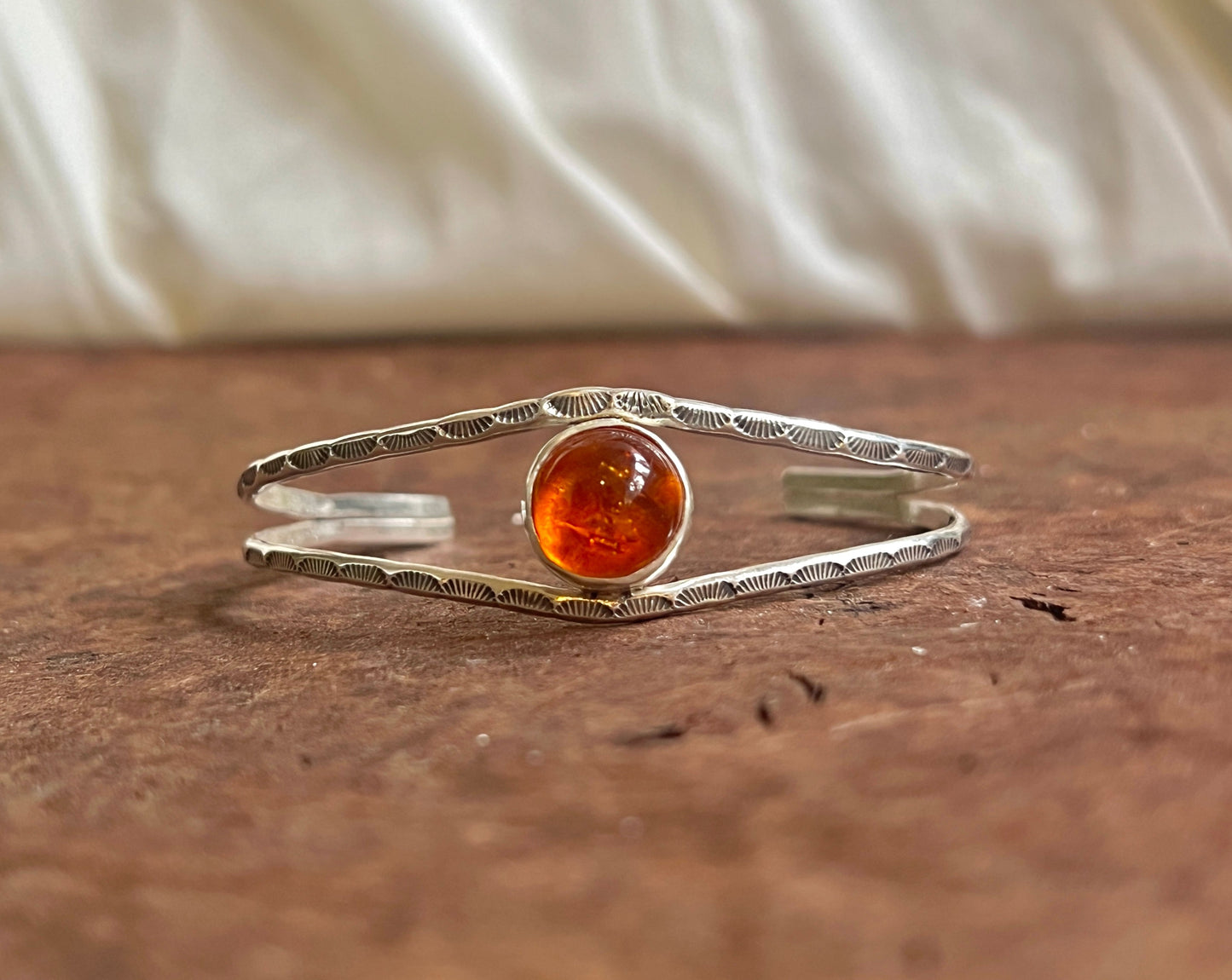 Amber Cuff {S}