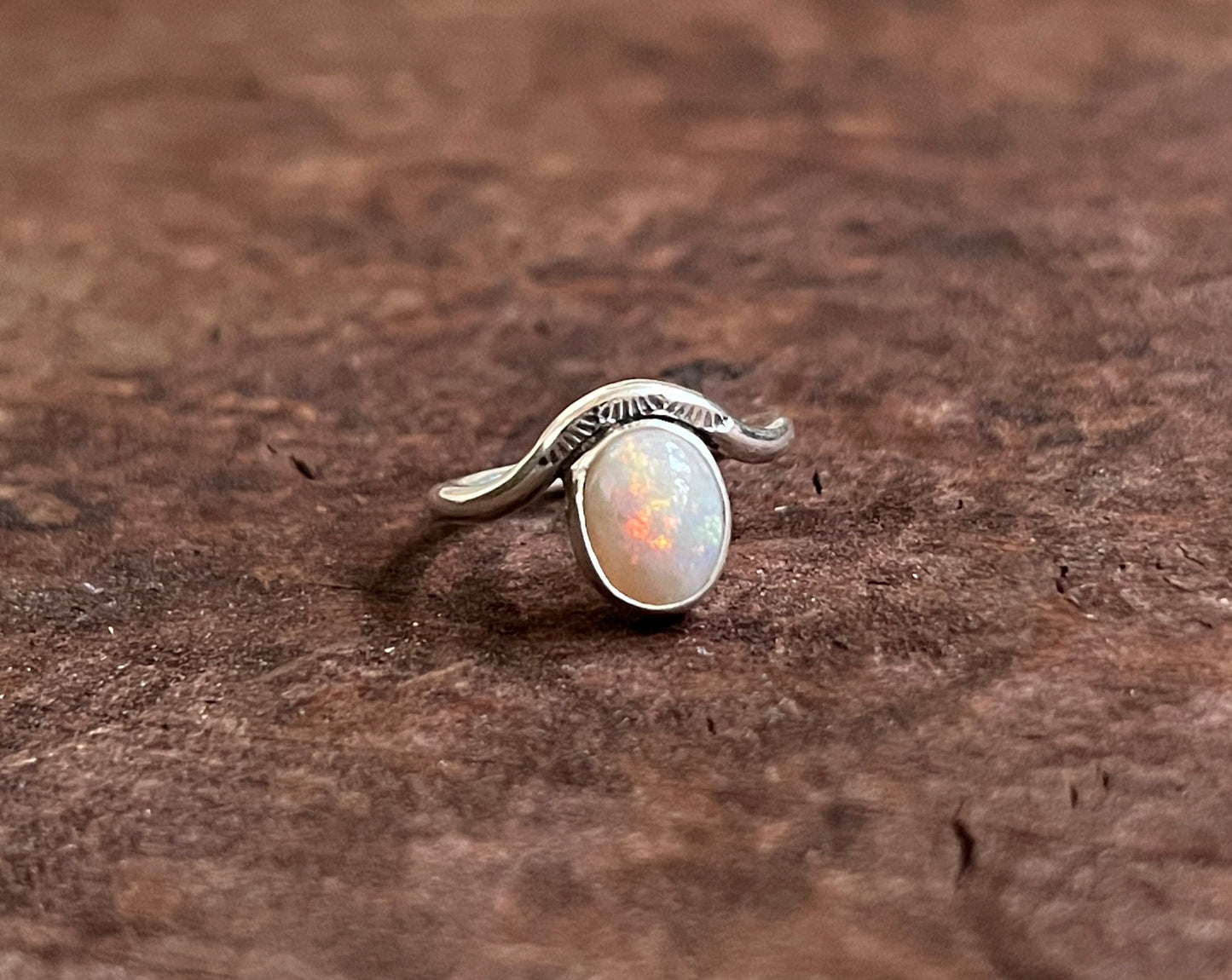 Petite Coober Pedy Ring {sz.5.5}