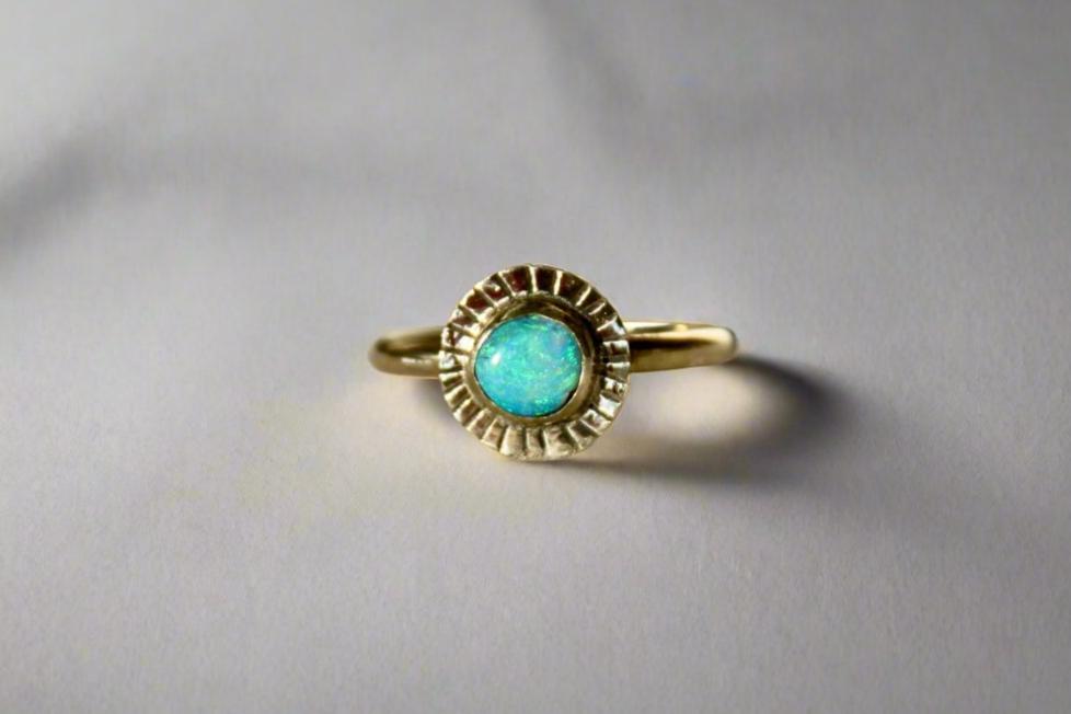 Gold & Opal Sunburst Ring {sz.8}