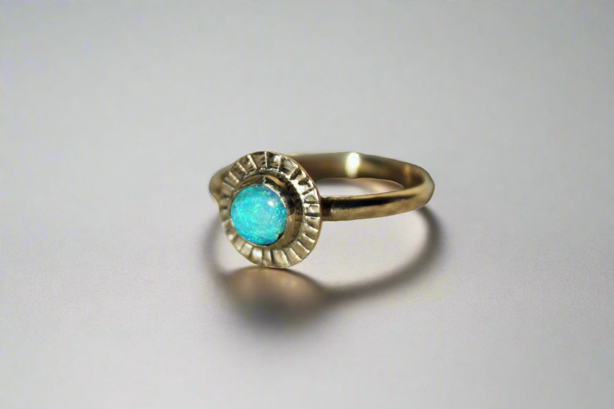 Gold & Opal Sunburst Ring {sz.8}