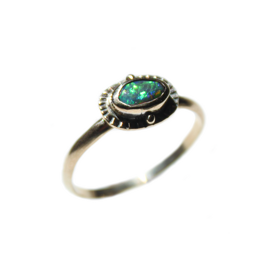 9ct Gold & Opal Sunburst Ring {sz.8}