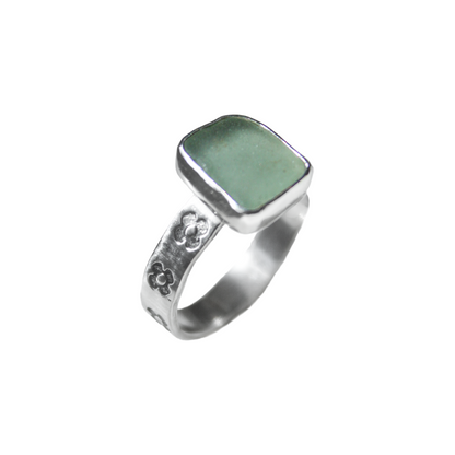 Poppy Sea Glass Ring {sz.7.5}