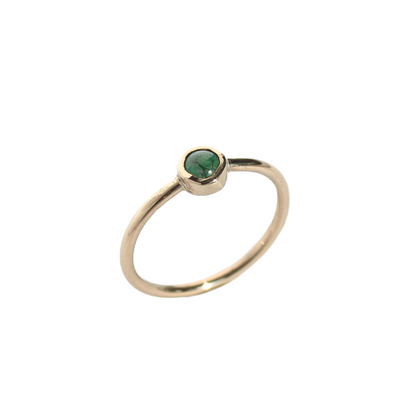 9ct Gold & Turquoise Ring {sz.6.5}