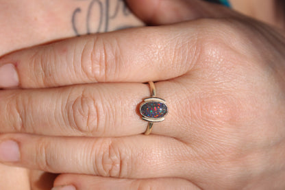 9ct Gold & Andamooka Ring {sz.8}