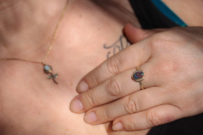 9ct Gold & Andamooka Ring {sz.8}