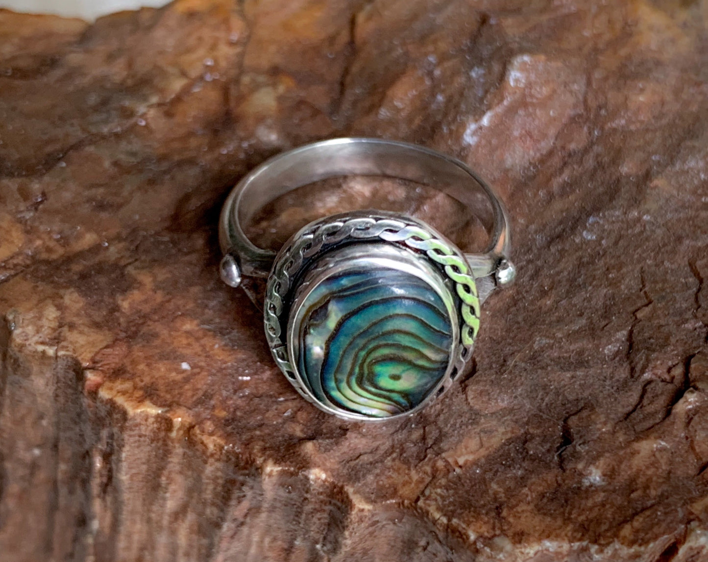 Paua Ring {sz.6.5}