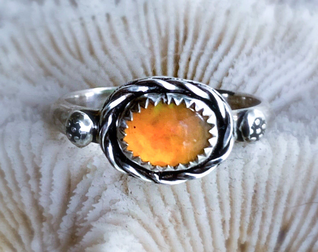 Ethiopian Opal Ring II {sz.8}