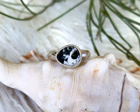 White Buffalo Nugget Ring {sz.6.5}