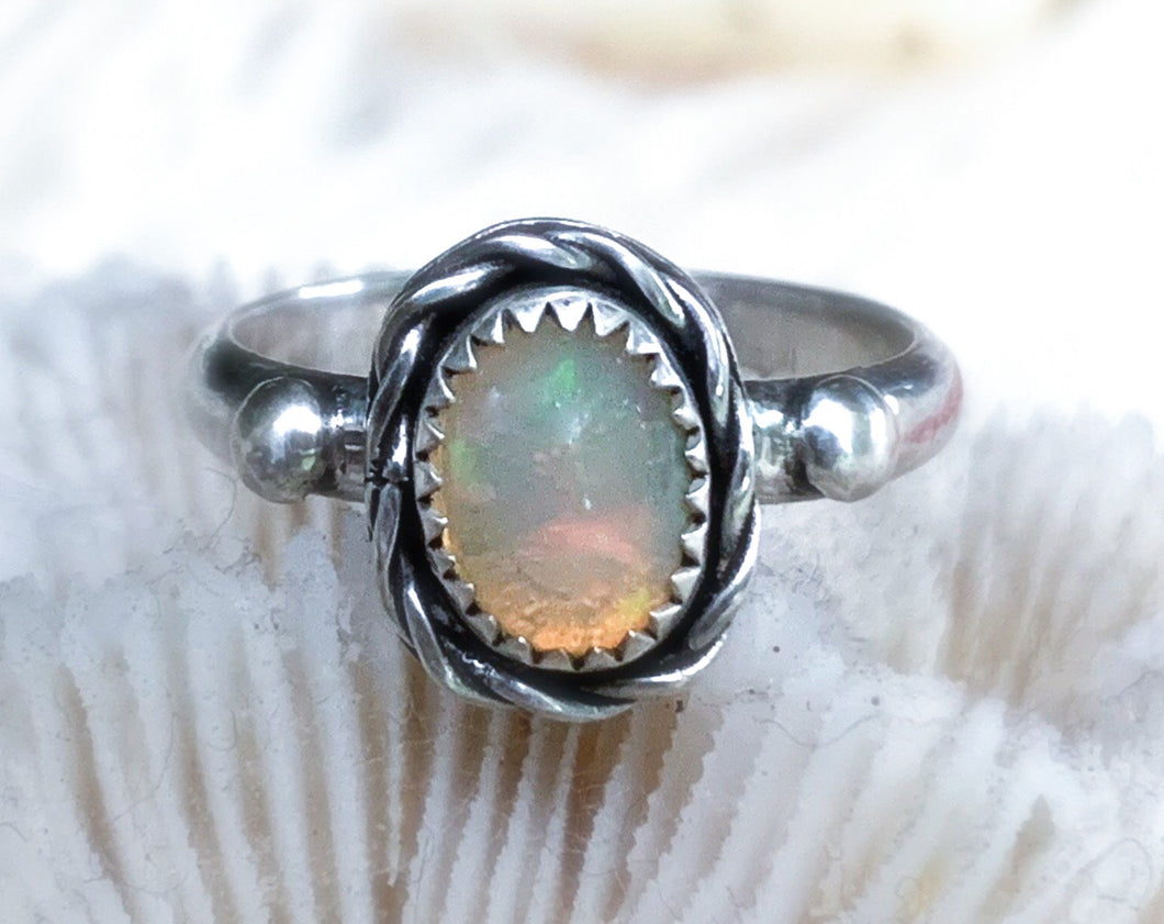 Ethiopian Opal Ring III {sz.6.5}