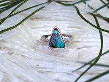 Load image into Gallery viewer, Koroit Triangle Ring {sz.6.25}
