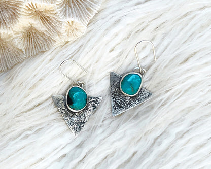 Triangle Cumpas Earrings