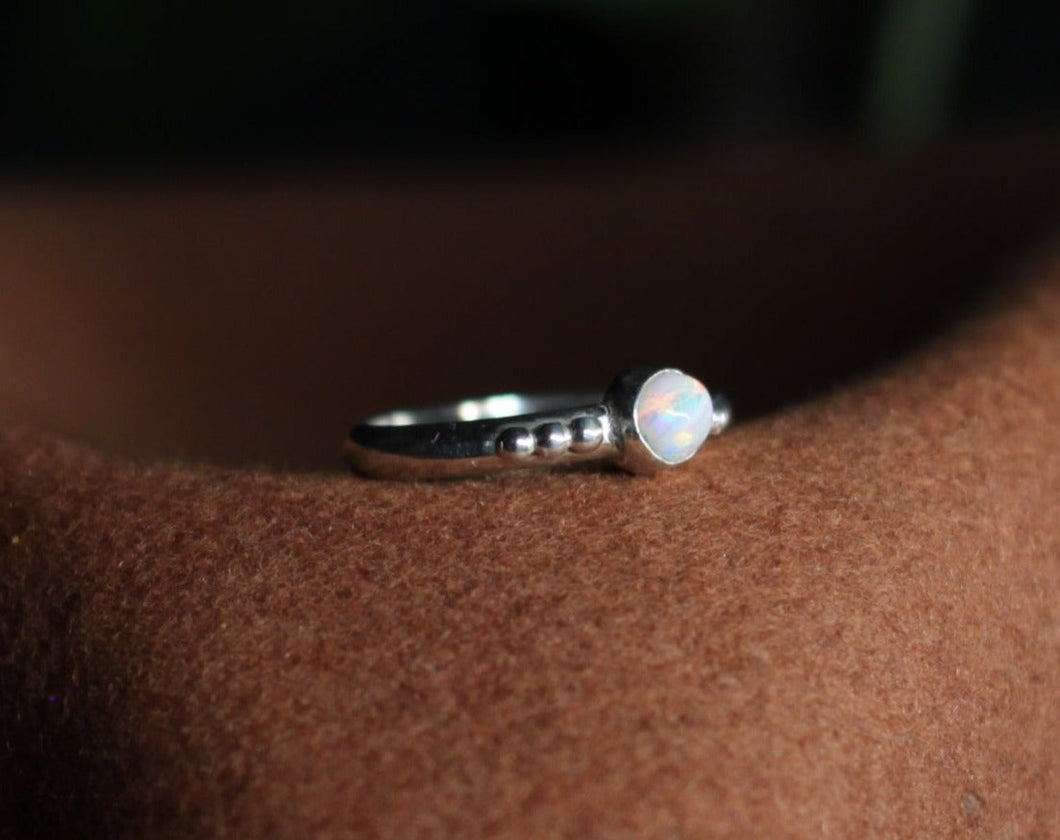 Andamooka Opal Ring {sz.7.75}