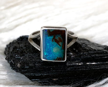 Load image into Gallery viewer, Koroit Starry Night Ring {sz.5.75}
