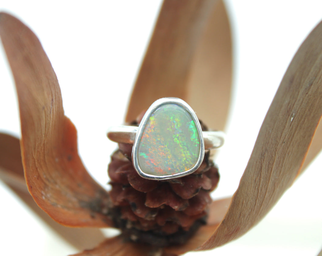 Mintabie Opal Ring {sz.8}