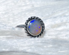 Load image into Gallery viewer, Round Lightning Ridge Opal Ring {sz.7}
