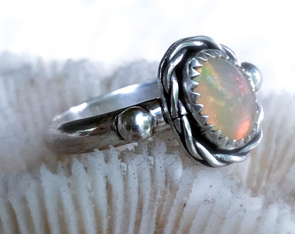 Ethiopian Opal Ring III {sz.6.5}