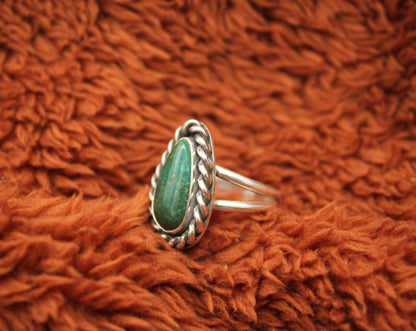 Cumpas Teardrop Ring {sz.8.25}