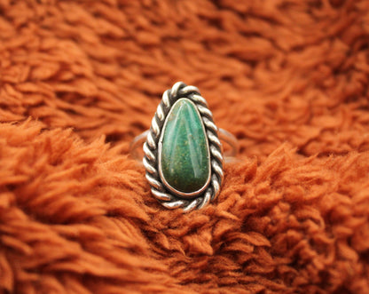 Cumpas Teardrop Ring {sz.8.25}
