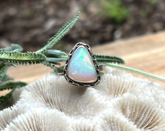 Opal Chainlink Ring {sz.7.75-8}