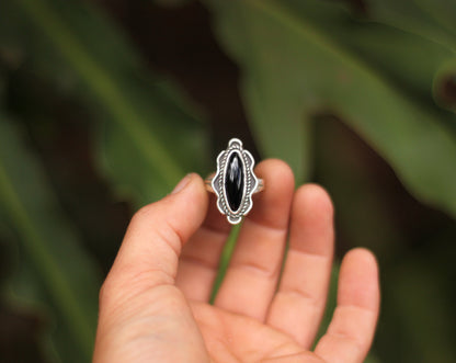 Scalloped Black Onyx Ring {sz.8.25}